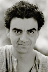 Rolando Villaz�n